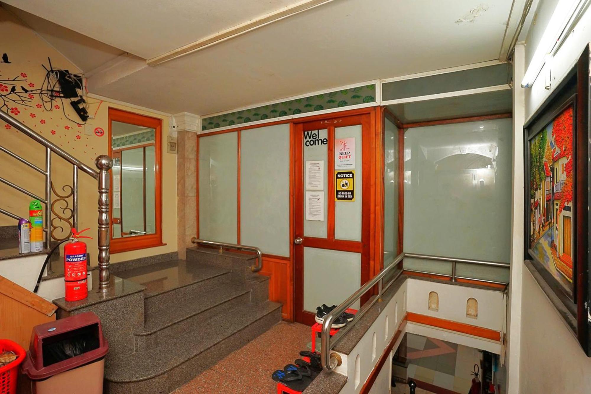 Sakura Hostel Saigon Хошимин Экстерьер фото